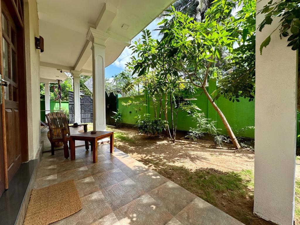 Siyon Yula - Guest House Hikkaduwa Ruang foto
